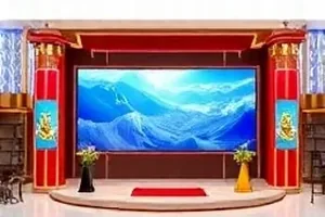《旧唱片仓库》封面：堆叠的黑胶唱片与木质货架